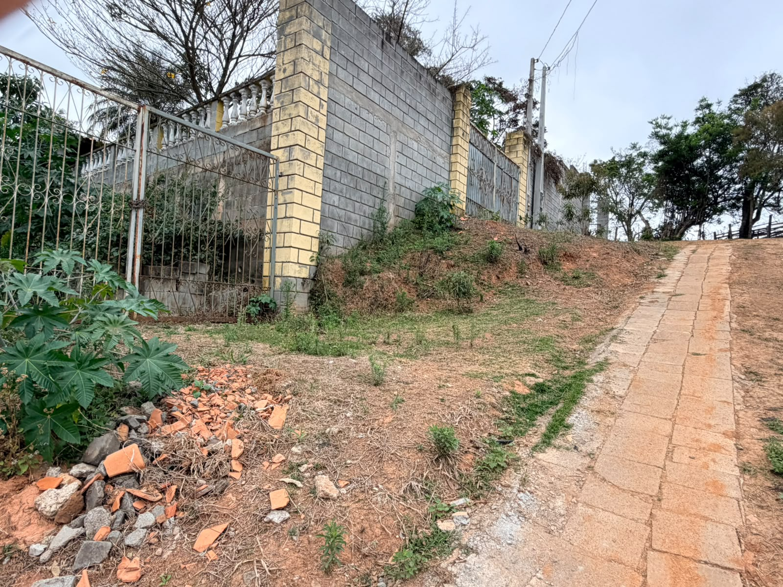 Situação atual — Frente do lote de Janderson